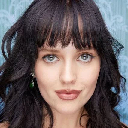  Markella Kavenagh