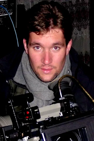  Stevan Mena