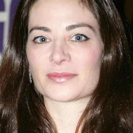  Ashley Wolfe