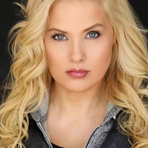 Photo star :  Darcy Donavan
