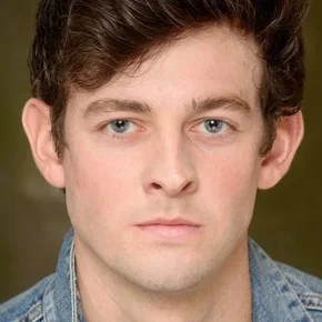 Photo star :  Harrison Stone