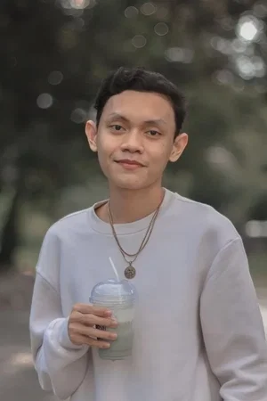  Esnyr Ranollo photo