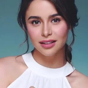 Photo star :  Yassi Pressman