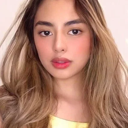  Denise Esteban