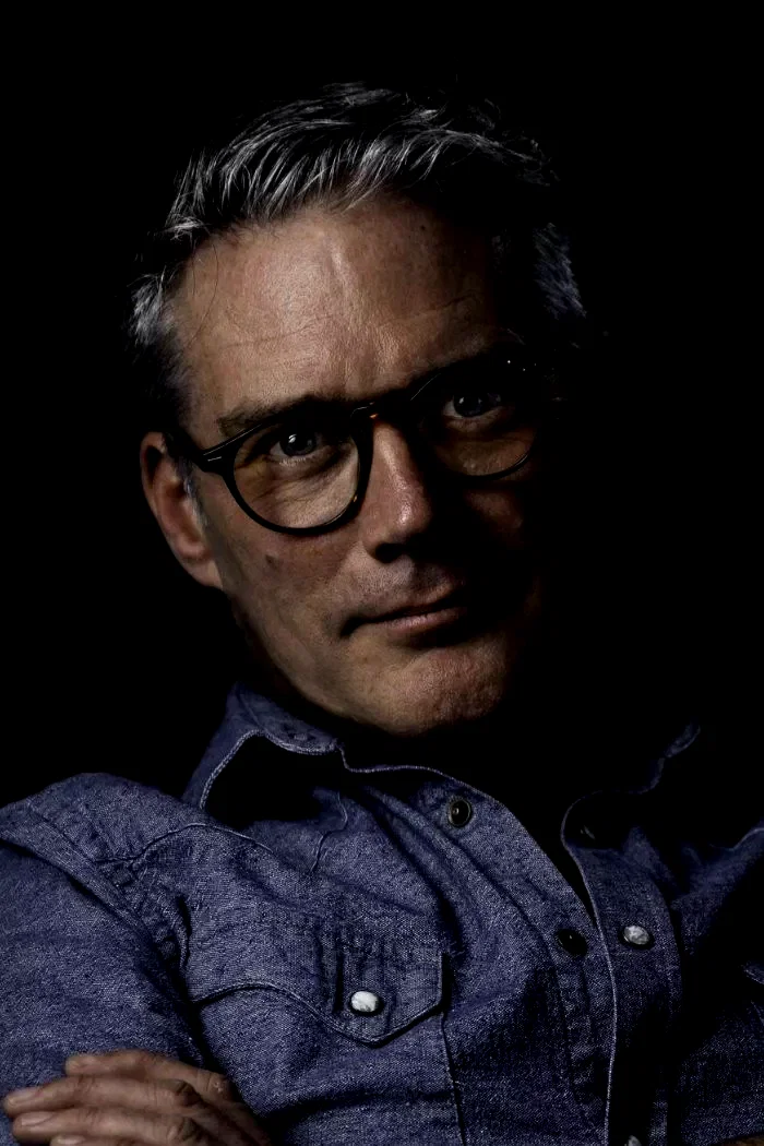 Charlie Hamilton James : sa biographie, filmographie, et quelques photos