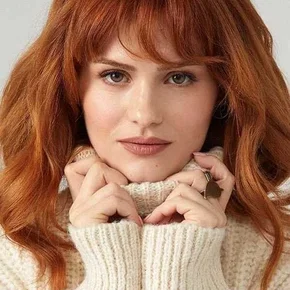 Photo star :  Burcu Cavrar