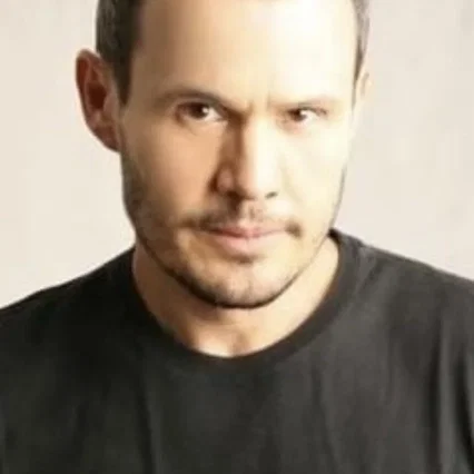  Adilson Barros