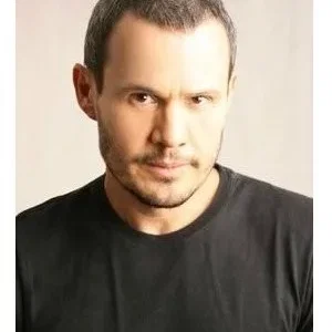  Adilson Barros