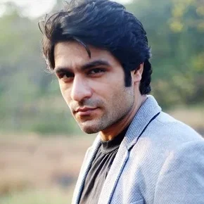Photo star :  Sunny Hinduja