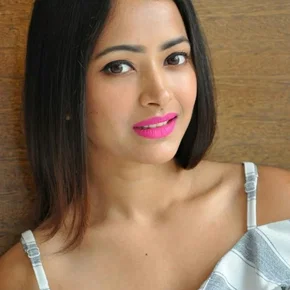 Photo star :  Shweta Basu Prasad