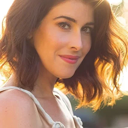  Krizia Bajos