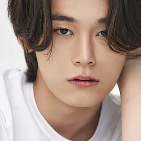 Photo star :  Cha U Min