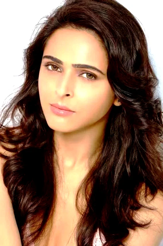  Madhurima Tuli