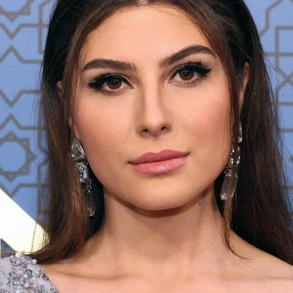  Elnaaz Norouzi