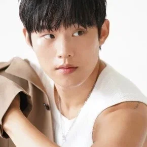 Photo star :  Kim Seong-cheol