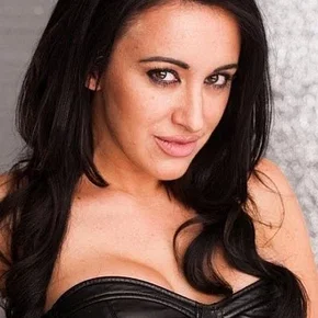 Photo star :  Devanny Pinn