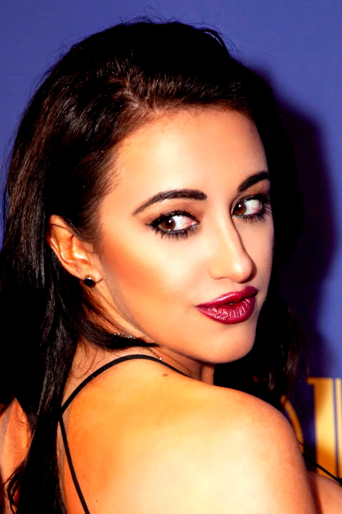  Devanny Pinn