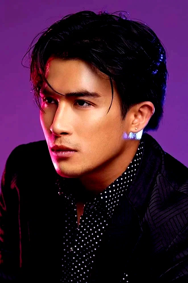  Rob Gomez
