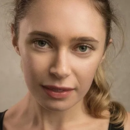  Lizzie Annis