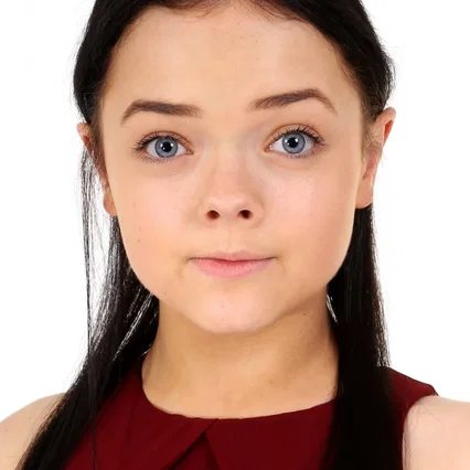  Francesca Mills