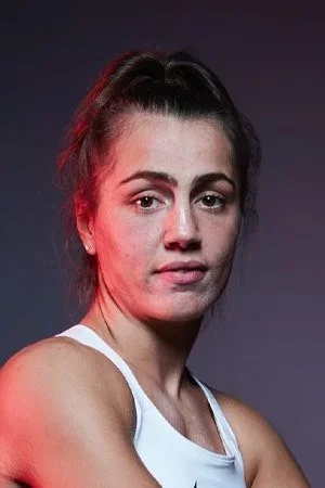  Ellie Scotney photo