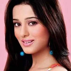  Amrita Rao