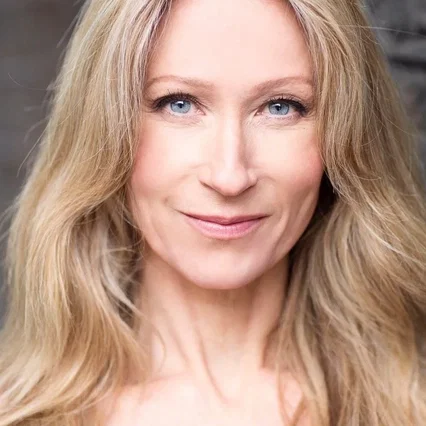  Angela Dixon
