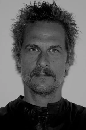  Michael Haussman photo