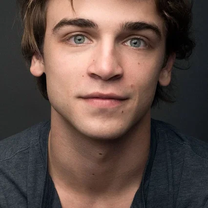 Sean Grandillo