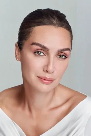  Birce Akalay