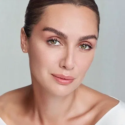  Birce Akalay