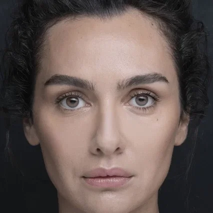  Birce Akalay