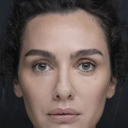  Birce Akalay
