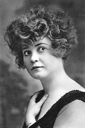  Alice Howell
