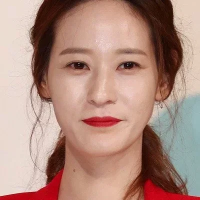  Rie Young Zin