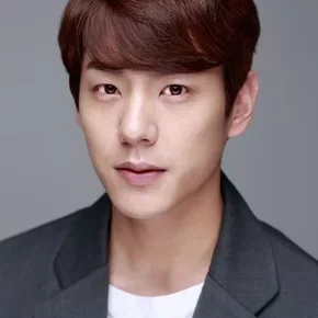Photo star :  Kwak Si-yang