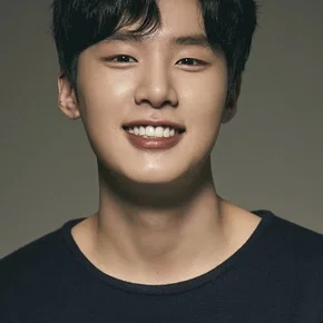 Photo star :  Kim Dong-hee