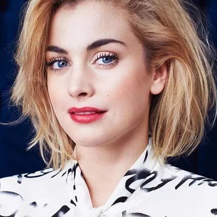  Stefanie Martini