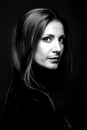  Nina Zanjani