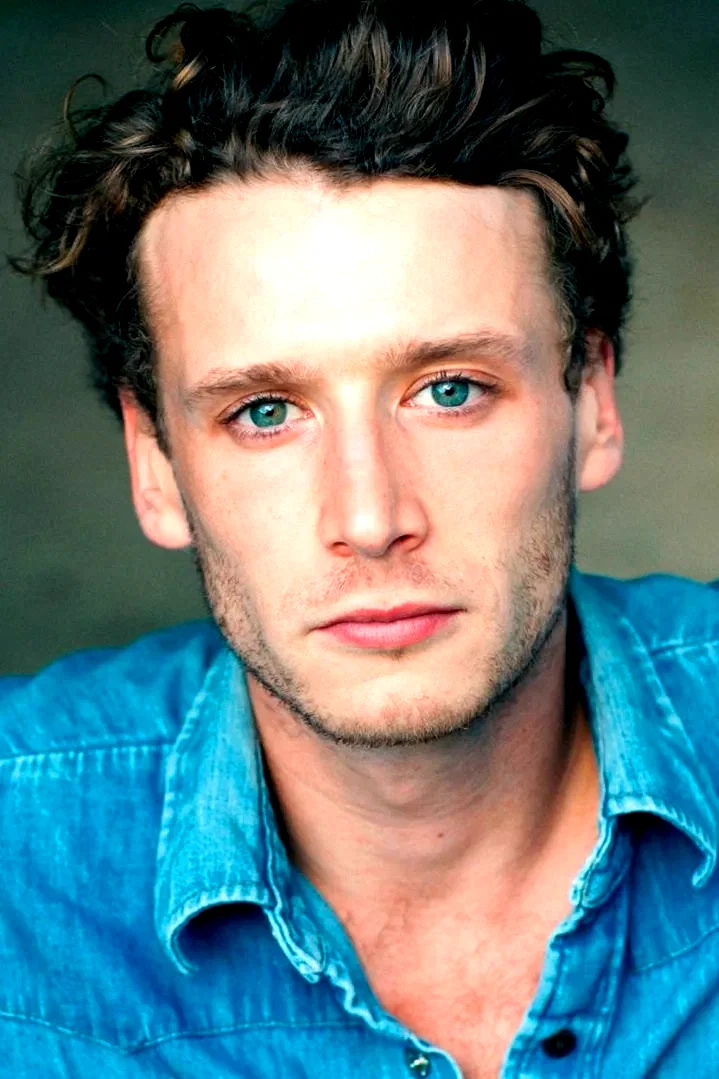  Jordan Mooney