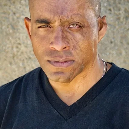  E.R. Ruiz