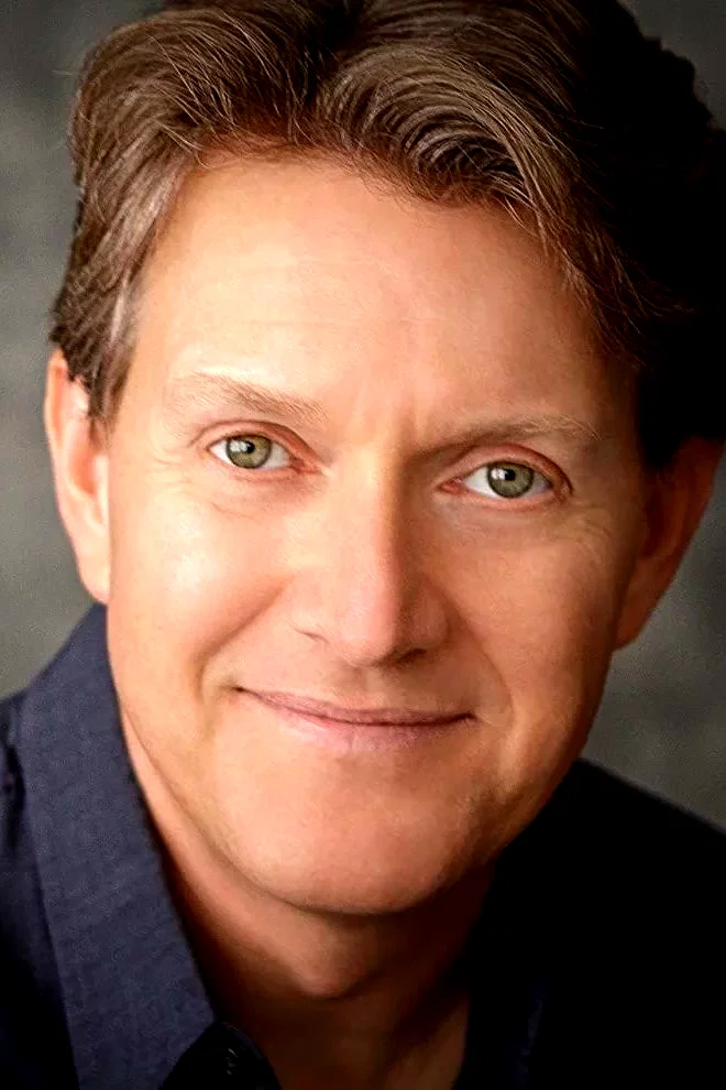  Evan MacKenzie