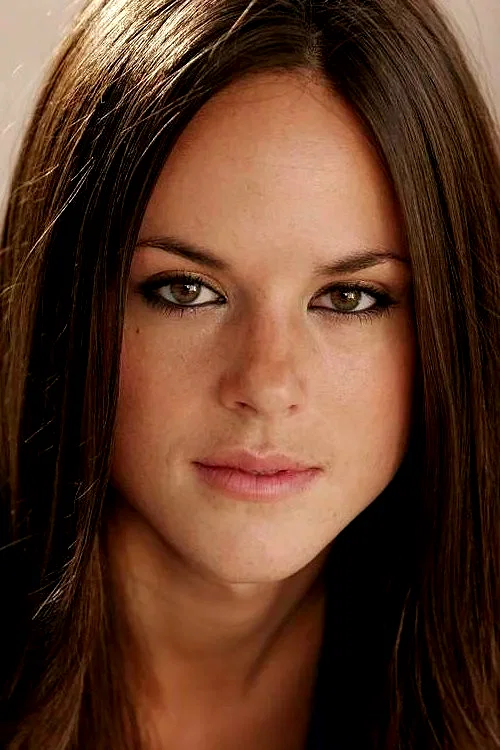  Sarah Butler