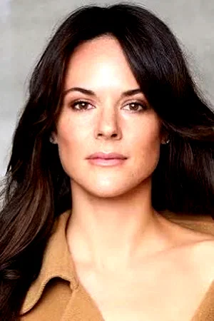  Sarah Butler