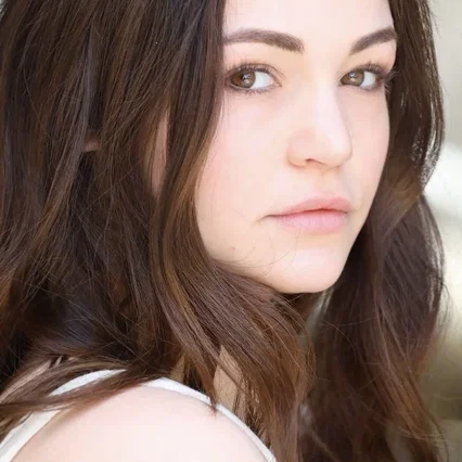  Megan Raich