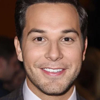 Skylar Astin