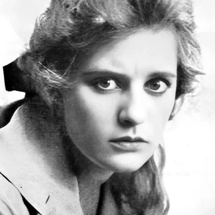  Marie Walcamp
