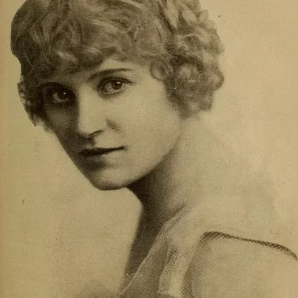  Marie Walcamp