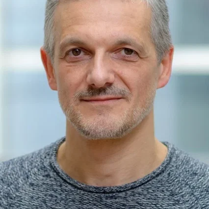  Richard Trsťan