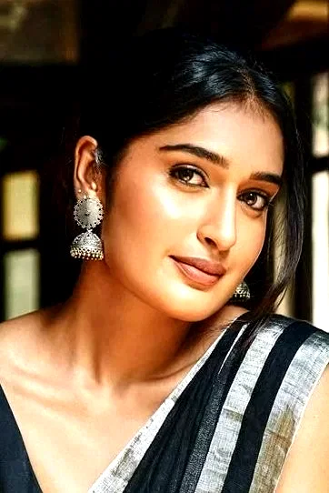  Niharika NM